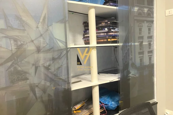 SHITET ZYRE 24 M2 TE MYSLYM SHYRI 88.000 EURO