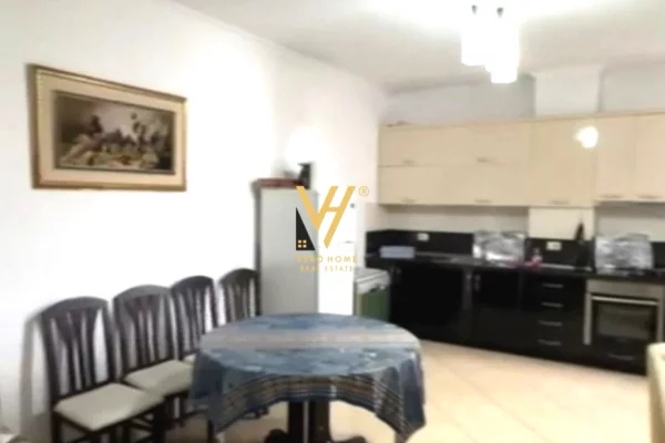 Shtepi ne shitje Apartament ne Tirane, 2+1, Mobilimi E mobiluar, Pagesa 165,000  Euro.