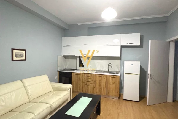 Appartamento in affitto a Tirana 1+1, Arredato