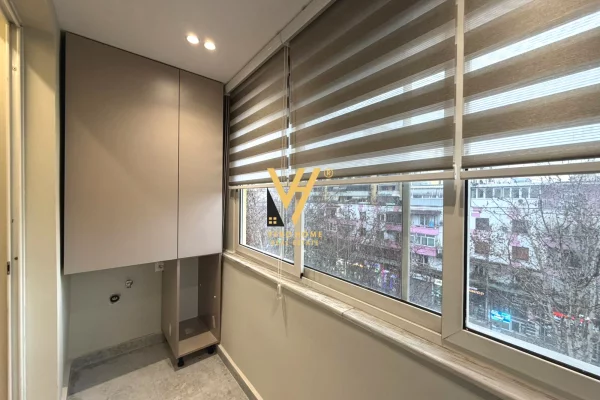 Shtepi ne shitje Apartament ne Tirane, 1+1, Mobilimi Bosh, pa mobiluar, Pagesa 125,000  Euro.