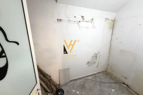 Ambient biznesi me qera 3+1 ne Tirane - 70,000 Leke