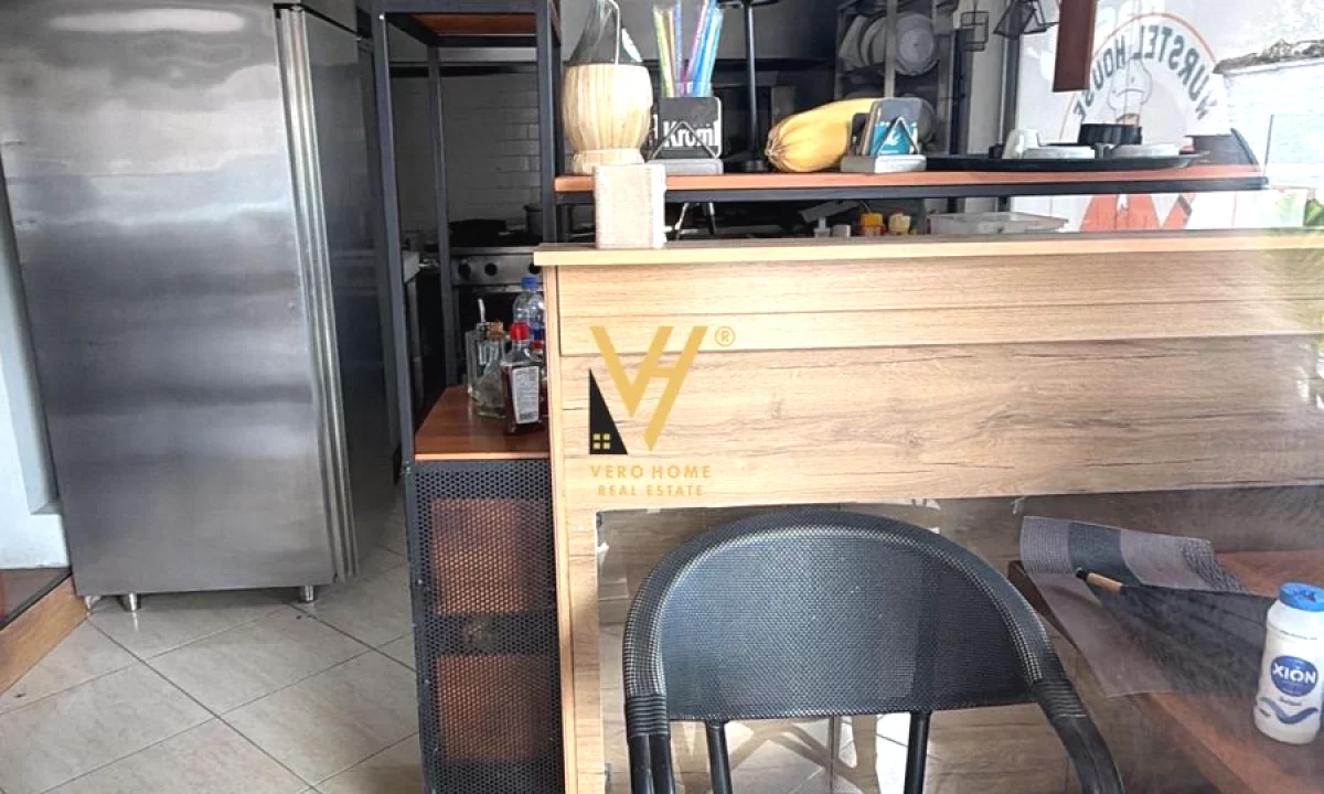 SHITET BIZNESI BAR- RESTORANT TE 21 DHJETORI 15.000 EURO