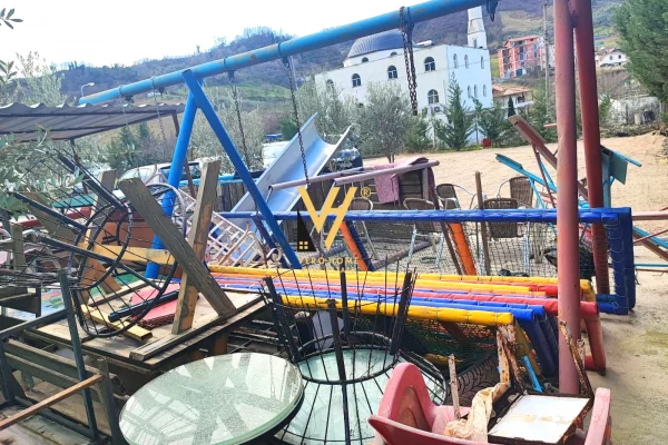 Ambient biznesi me qera 6+1 ne Tirane - 60,000 Leke