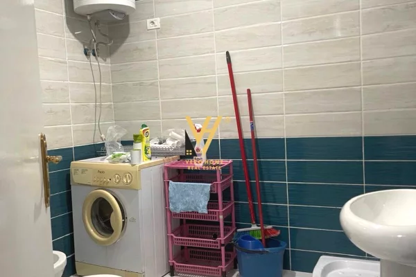 Shtepi me qera Apartament ne Tirane, 1+1, Mobilimi E mobiluar, Pagesa 40,000  Leke.