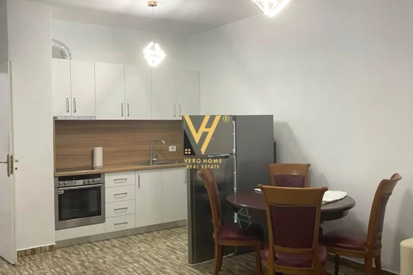 Shtepi me qera Apartament ne Tirane, 1+1, Mobilimi E mobiluar, Pagesa 40,000  Leke.