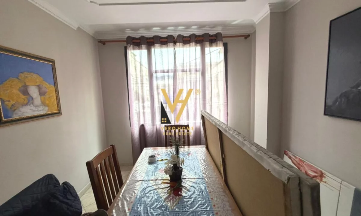 JEPET AMBIENT BIZNESI 80 M2 ME QIRA TE RRUGA E KAVAJES 60.000 LEKE