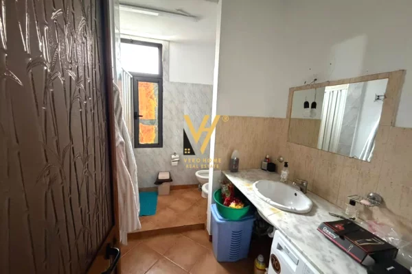 Casa privata/Indipendente in affitto a Tirana 2+1, Arredato