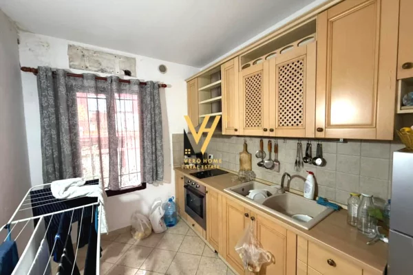 Casa privata/Indipendente in affitto a Tirana 2+1, Arredato