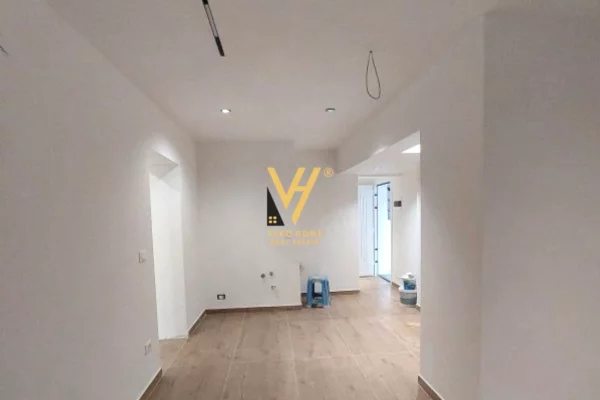 Ambient biznesi me qera 3+1 ne Tirane - 50,000 Leke