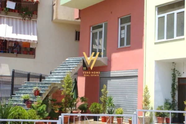 JEPET AMBIENT BIZNESI 110 M2 ME QIRA NE FRESK 400 EURO