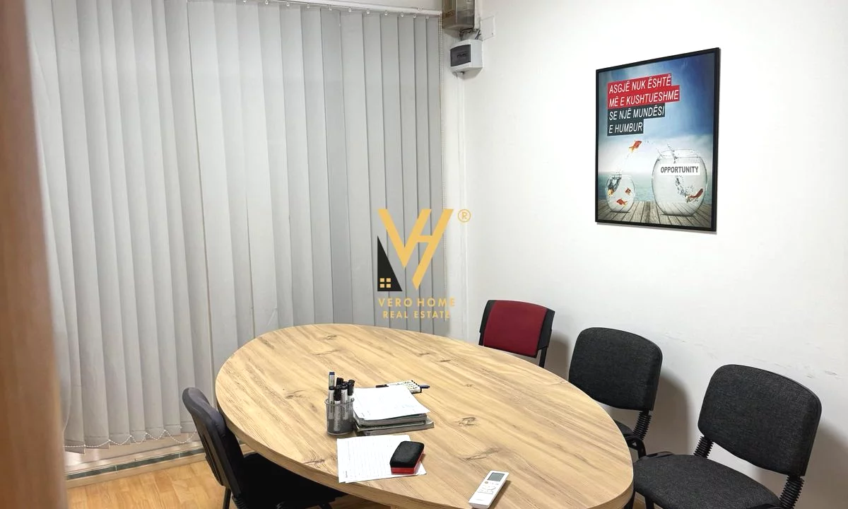 JEPET ZYRE 60 M2 ME QIRA TE RRUGA E ELBASANIT 50.000 LEKE