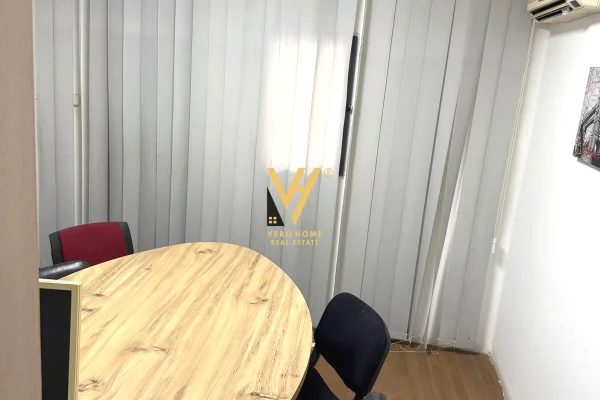 Ambient biznesi me qera 3+1 ne Tirane - 50,000 Leke