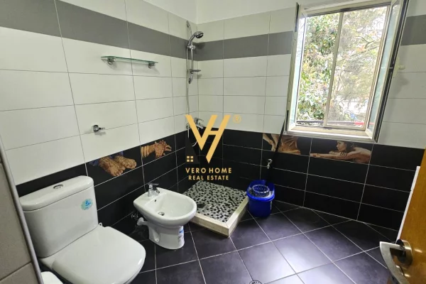 Shtepi me qera Apartament ne Tirane, 2+1, Mobilimi E mobiluar, Pagesa 70,000  Leke.