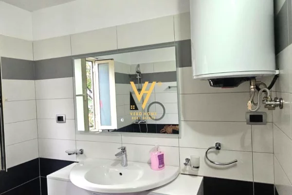 Shtepi me qera Apartament ne Tirane, 2+1, Mobilimi E mobiluar, Pagesa 70,000  Leke.