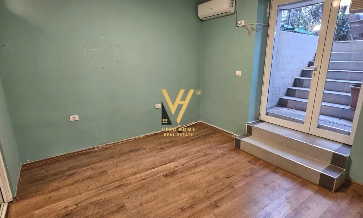 JEPET ZYRE 30 M2 ME QIRA TE BLV.GJERGJ FISHTA 35.000 LEKE