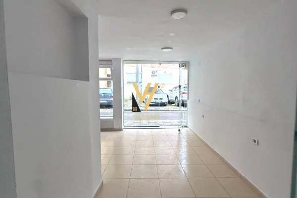 Ambient biznesi me qera 1+1 ne Tirane - 50,000 Leke