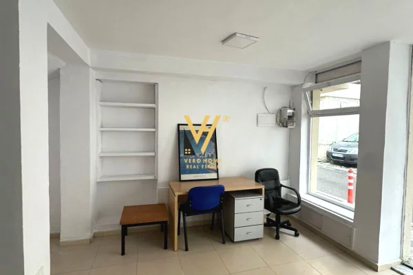 Ambient biznesi me qera 1+1 ne Tirane - 50,000 Leke