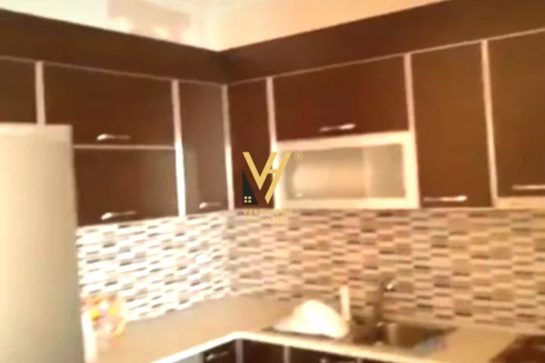 Shtepi ne shitje Apartament ne Vlore, 2+1, Mobilimi E mobiluar, Pagesa 215,000  Euro.