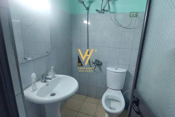 Ambiente Commerciale in Vendita 6+1 a Alessio - 1,300,000 Euro