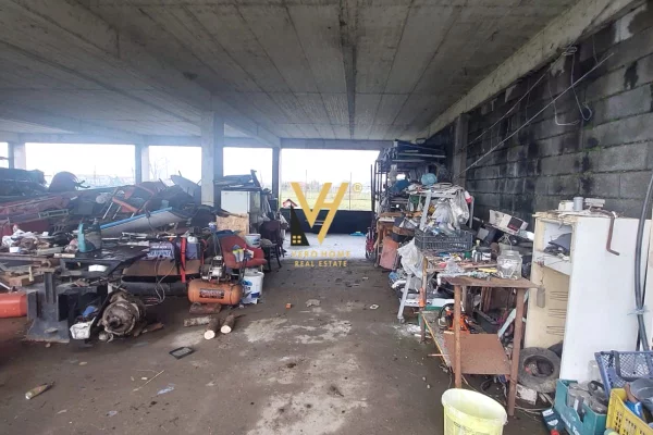 SHITET AMBIENT KOMERICIAL 9.220 M2 NE MILOT 1.300.000 EURO