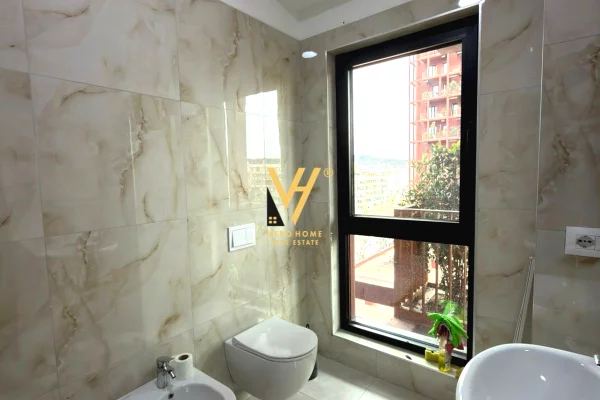 JEPET ZYRE 100 M2 ME QIRA TE RRUGA E KAVAJES 1.200 EURO