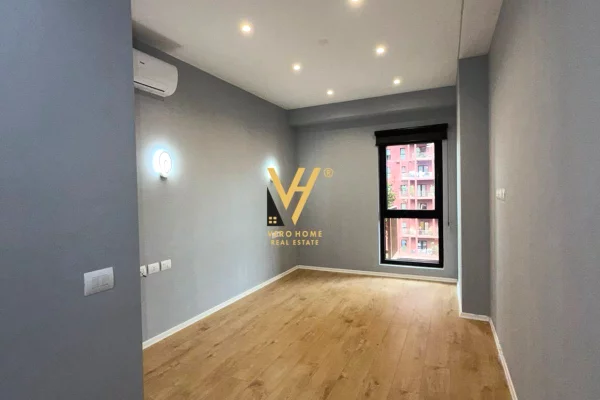 JEPET ZYRE 100 M2 ME QIRA TE RRUGA E KAVAJES 1.200 EURO