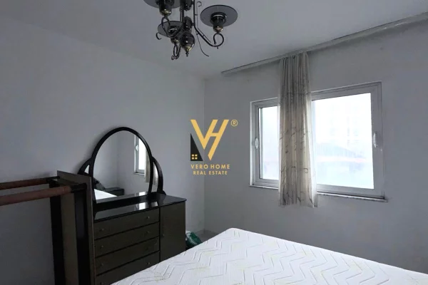 Shtepi ne shitje Apartament ne Tirane, 1+1, Mobilimi Pjeserisht e mobiluar, Pagesa 110,000  Euro.