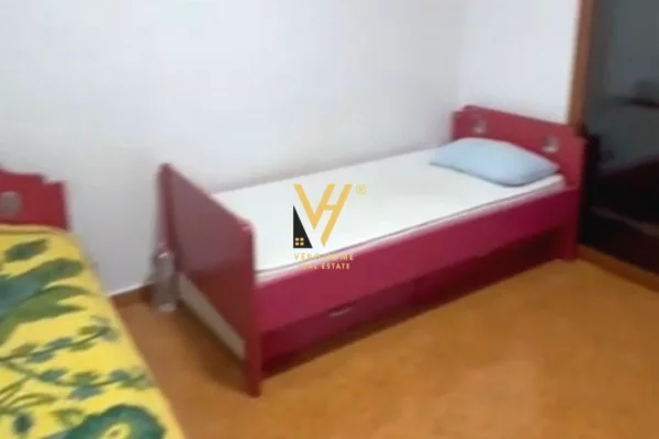 Shtepi me qera Apartament ne Tirane, 2+1, Mobilimi E mobiluar, Pagesa 50,000  Leke.