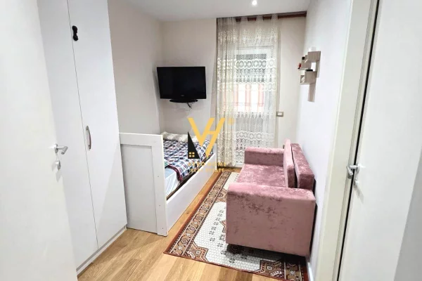 Shtepi me qera Apartament ne Tirane, 3+1, Mobilimi E mobiluar, Pagesa 80,000  Leke.