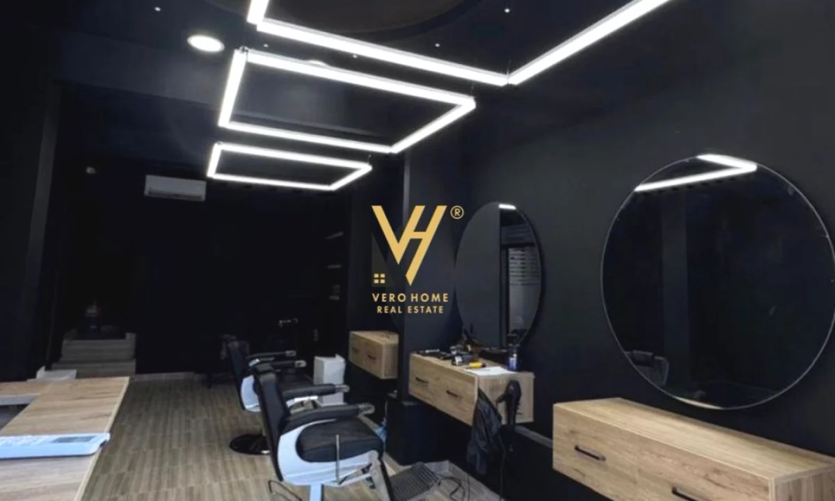 JEPET AMBIENT BIZNESI 60 M2 ME QIRA TE OXHAKU 700 EURO