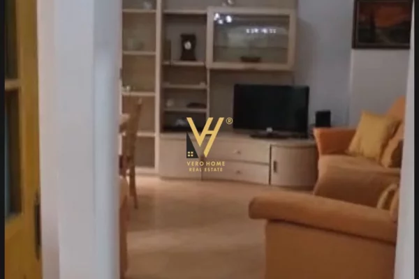 JEPET APARTAMENT 2+1+BLK ME QERA TE KRISTAL CENTER 65.000 LEKE