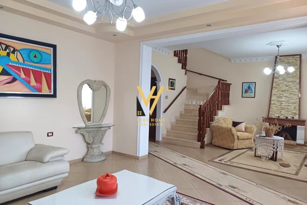 Shtepi me qera Vila Luksoze ne Fier, 3+1, Mobilimi E mobiluar, Pagesa 2,500  Euro.