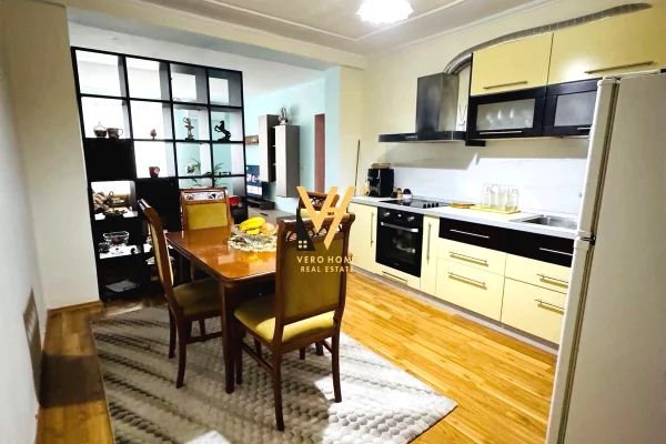 Shtepi me qera Apartament ne Tirane, 1+1, Mobilimi E mobiluar, Pagesa 75,000  Leke.