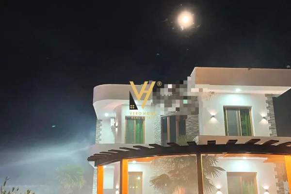 Shtepi ne shitje 6+1 ne Durres - 721,000 Euro