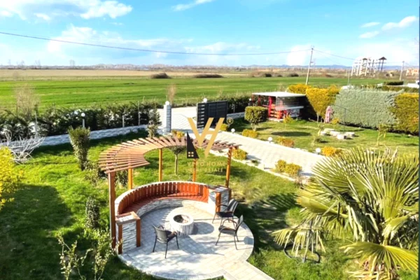 Shtepi ne shitje Vila Luksoze ne Durres, 6+1, Mobilimi E mobiluar, Pagesa 721,000  Euro.