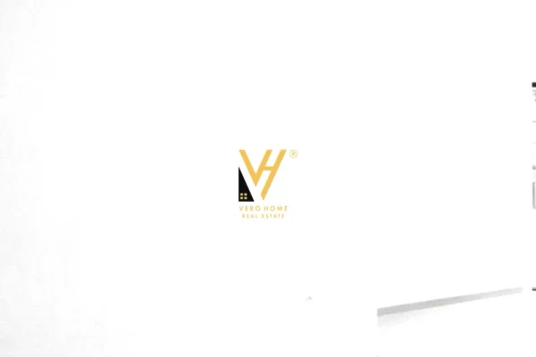 Shtepi ne shitje Apartament ne Vlore, 1+1, Mobilimi Bosh, pa mobiluar, Pagesa 215,000  Euro.