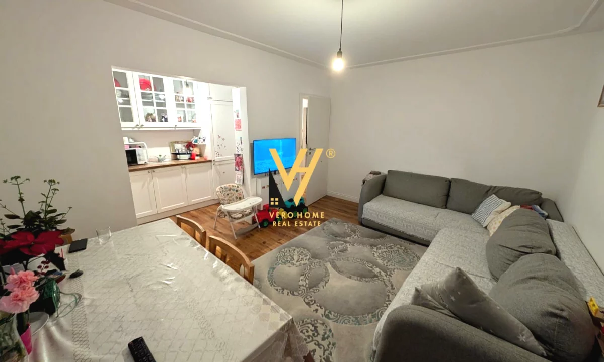 Shtepi ne shitje Apartament ne Tirane, 2+1, Mobilimi E mobiluar, Pagesa 192,000  Euro.