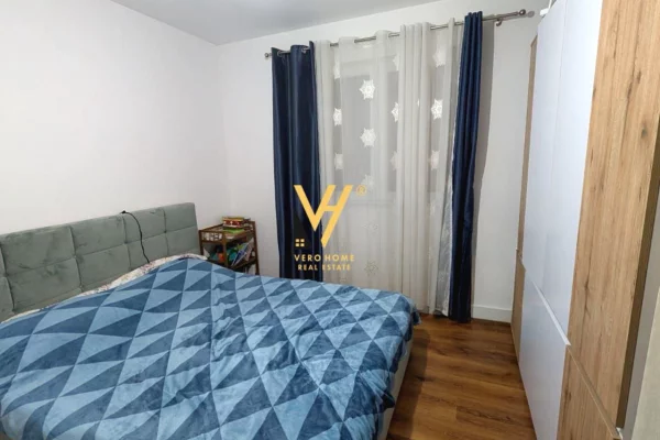 Shtepi ne shitje Apartament ne Tirane, 2+1, Mobilimi E mobiluar, Pagesa 192,000  Euro.