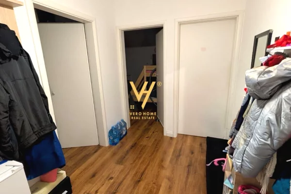 Shtepi ne shitje Apartament ne Tirane, 2+1, Mobilimi E mobiluar, Pagesa 192,000  Euro.