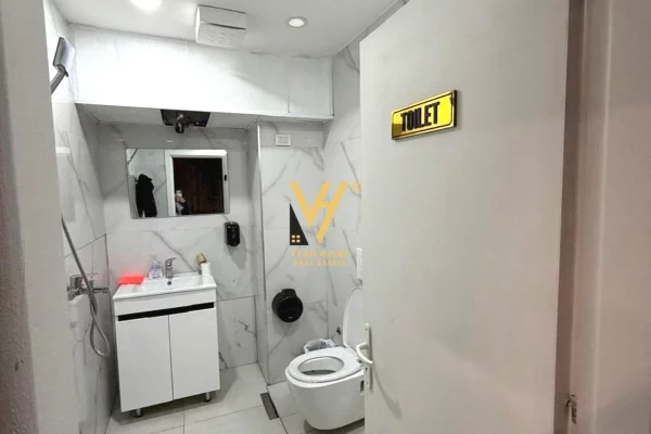 JEPET AMBIENT BIZNESI 115 M2 ME QIRA TE KOMUNA E PARISIT 2.000 EURO