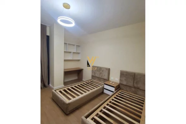 Shtepi me qera Apartament ne Tirane, 2+1, Mobilimi E mobiluar, Pagesa 1,300  Euro.