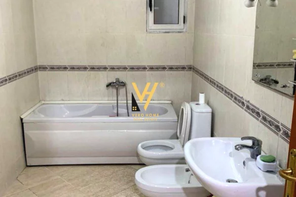 Shtepi me qera Apartament ne Tirane, 2+1, Mobilimi E mobiluar, Pagesa 70,000  Leke.