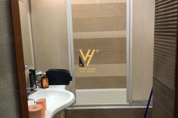 Shtepi ne shitje Apartament ne Tirane, 3+1, Mobilimi E mobiluar, Pagesa 400,000  Euro.