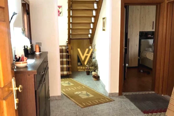 Shtepi ne shitje Apartament ne Tirane, 3+1, Mobilimi E mobiluar, Pagesa 400,000  Euro.