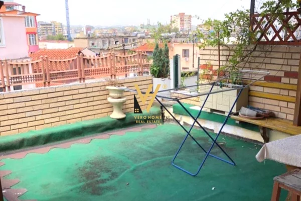 Shtepi ne shitje Apartament ne Tirane, 3+1, Mobilimi E mobiluar, Pagesa 400,000  Euro.