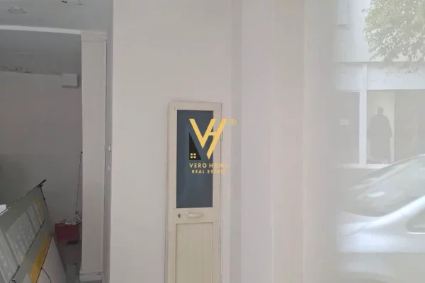 JEPET DYQAN 25 M2 ME QERA TE KOMUNA PARISIT 70.000 LEKE