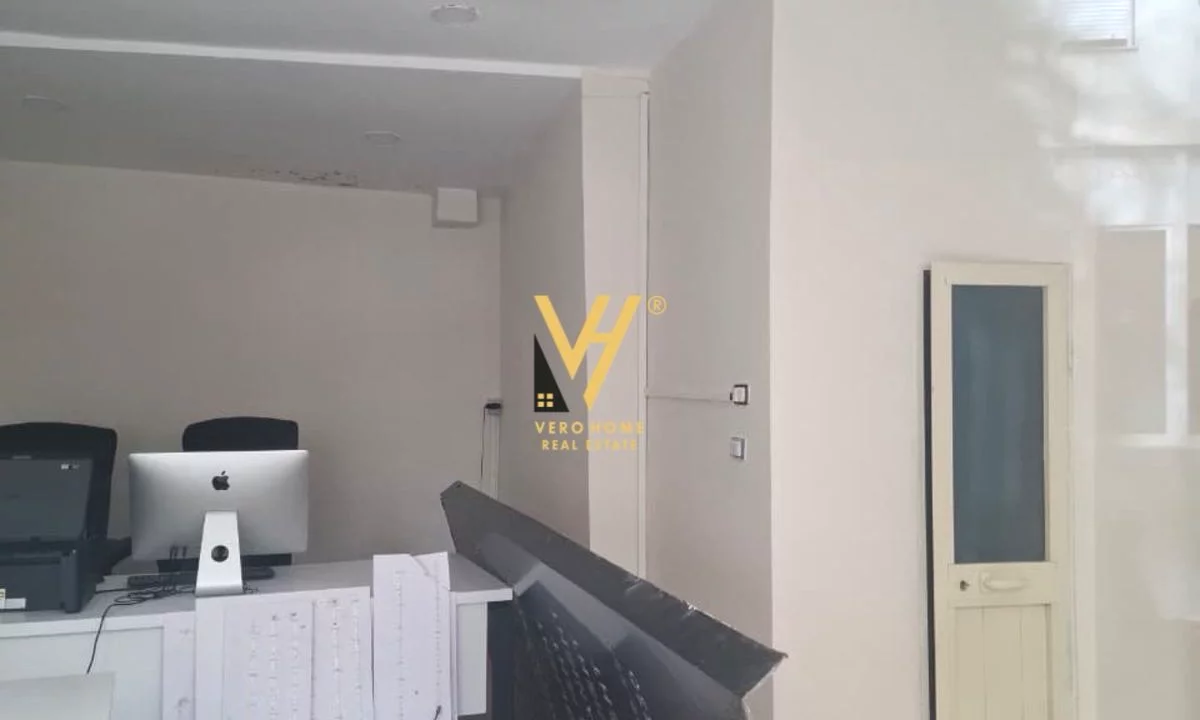 JEPET DYQAN 25 M2 ME QERA TE KOMUNA PARISIT 70.000 LEKE