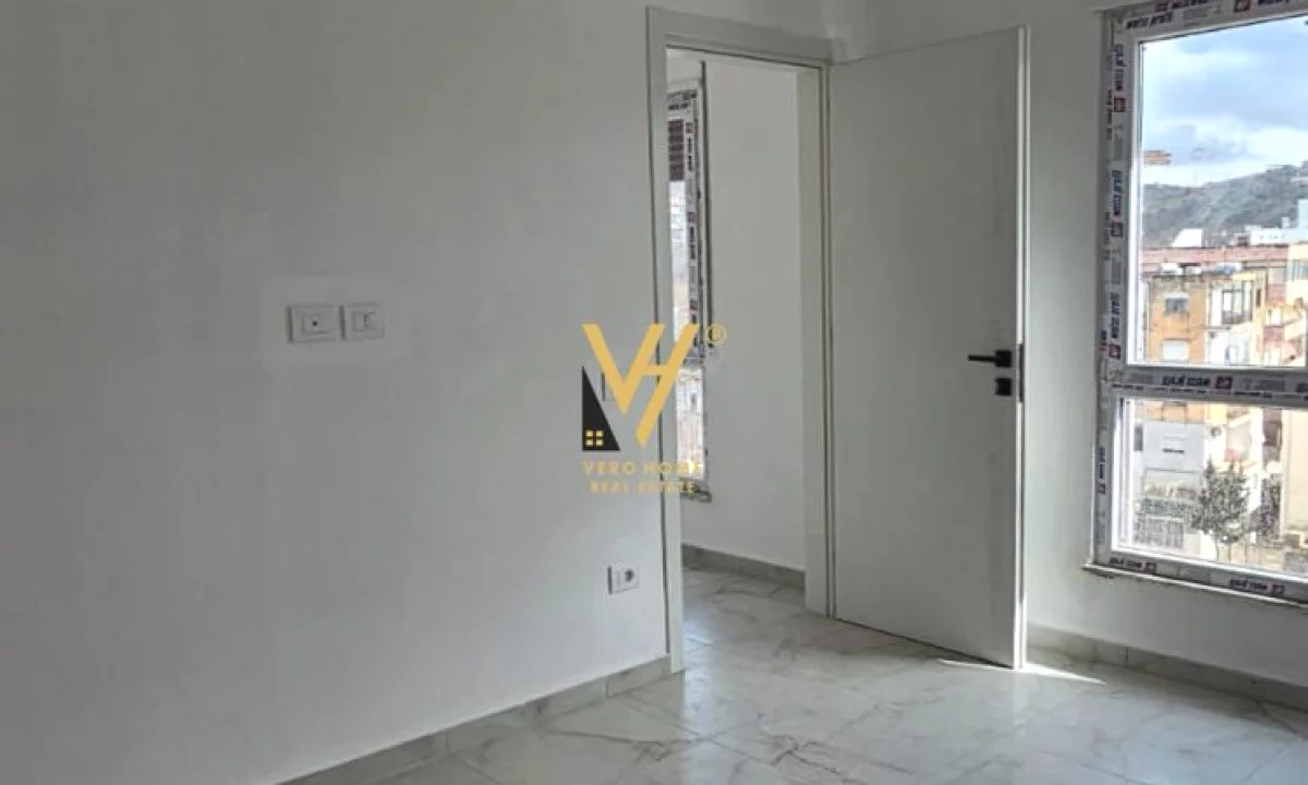 Shtepi ne shitje Apartament ne Durres, 1+1, Mobilimi Bosh, pa mobiluar, Pagesa 78,800  Euro.