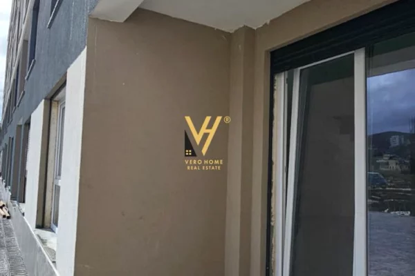 Shtepi ne shitje Apartament ne Durres, 2+1, Mobilimi Bosh, pa mobiluar, Pagesa 126,400  Euro.