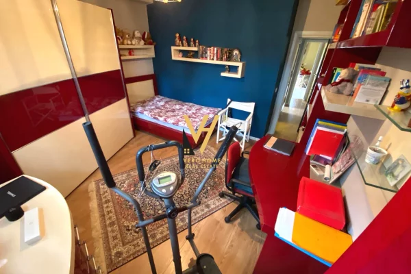 Shtepi ne shitje Apartament ne Tirane, 2+1, Mobilimi E mobiluar, Pagesa 280,000  Euro.